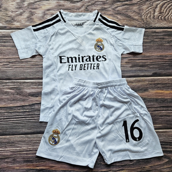 Real Madrid Home White kid's soccer uniform - Picture 2 of 2